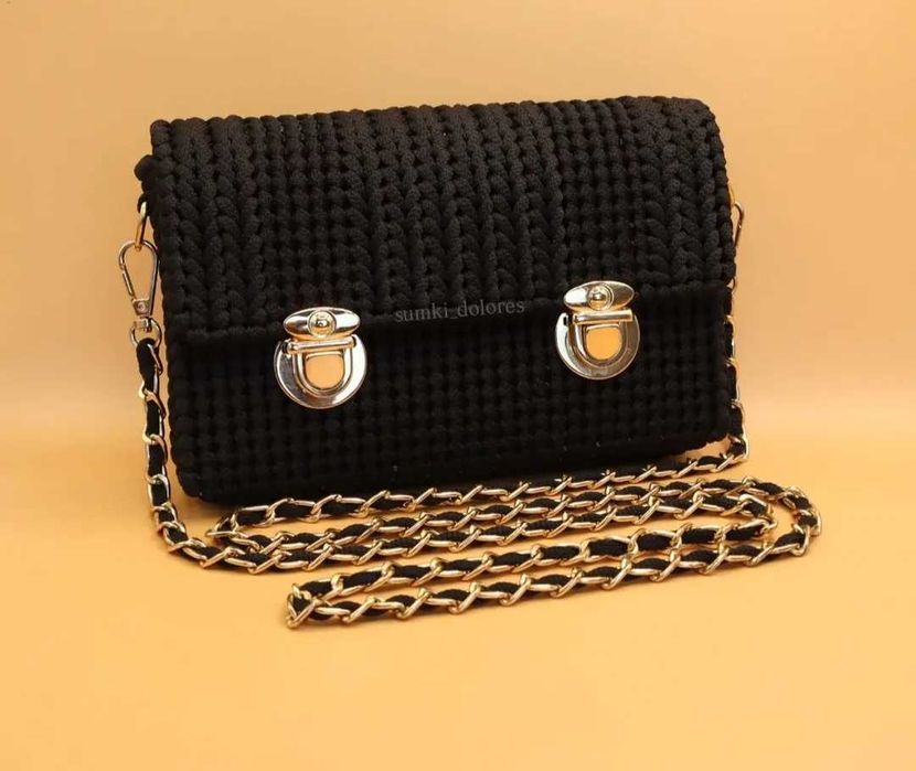 Сумочка на цепочке