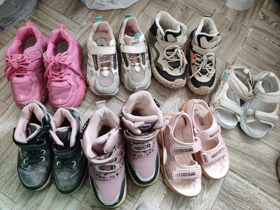 Отдам даром детская обувь