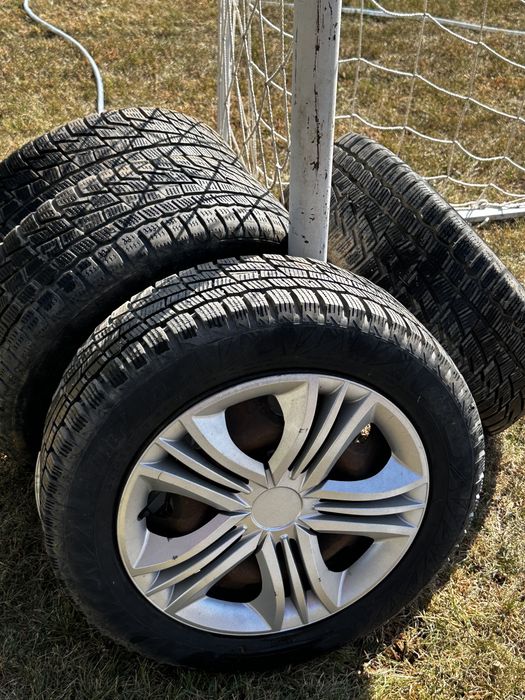 Set 4 roti iarnă 205/55 R16  Peugeot – jante tabla + capace cadou