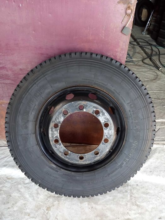 1 тежкотоварна джанта 22.5x6.75 с 10 конусни отвора made in Germany