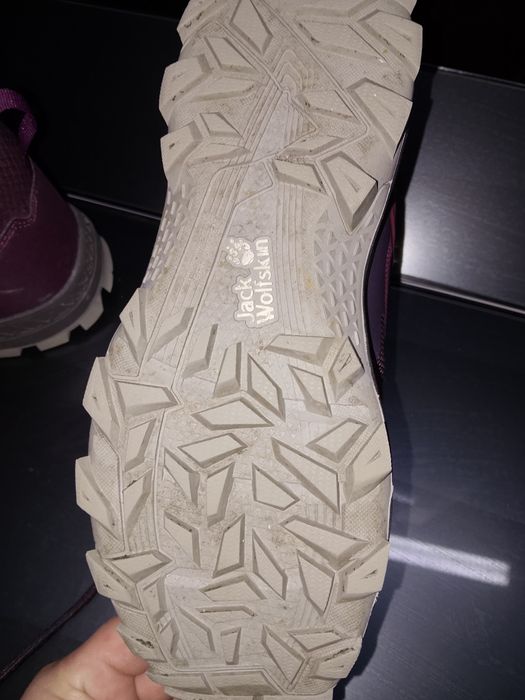 Продам ботинки зимние