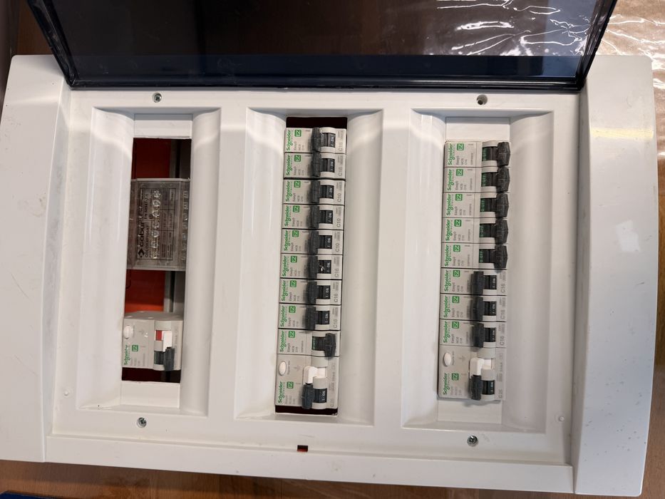 Tablou electric Schneider Easy9 36 module + siguranțe automate Schneider / ABB / Eaton / Hager