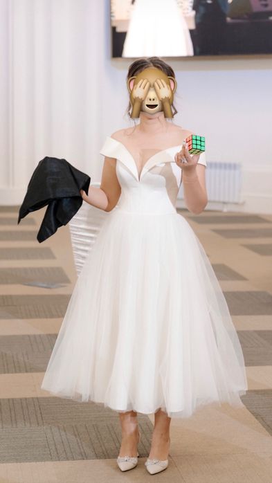 Продам платье на выпускной , узату и т.д.