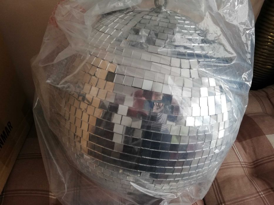 Огледално диско кълбо