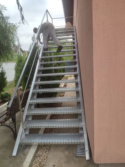 Scări metalice galvanizate la orice demisiune asiguram transport ori u