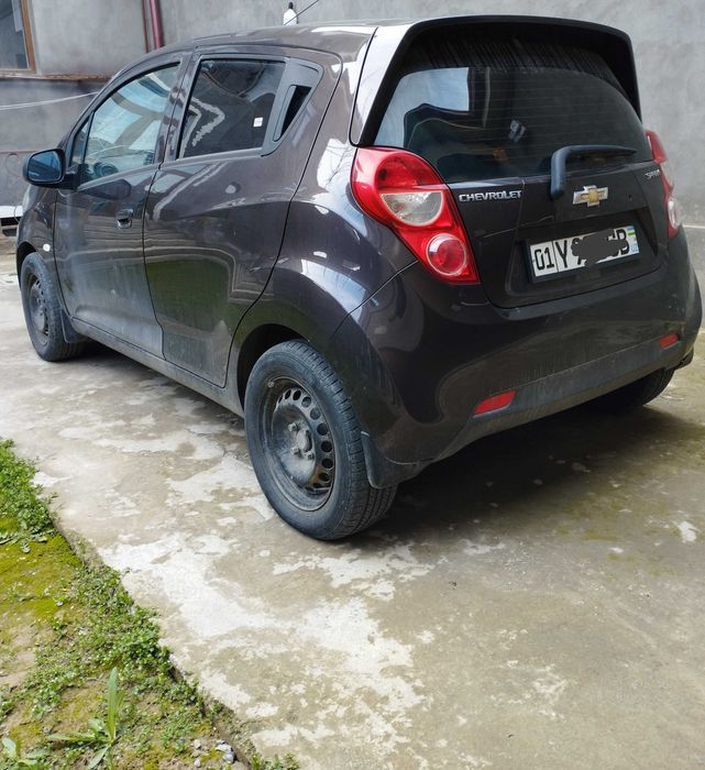 Автомобиль Chevrolet Spark