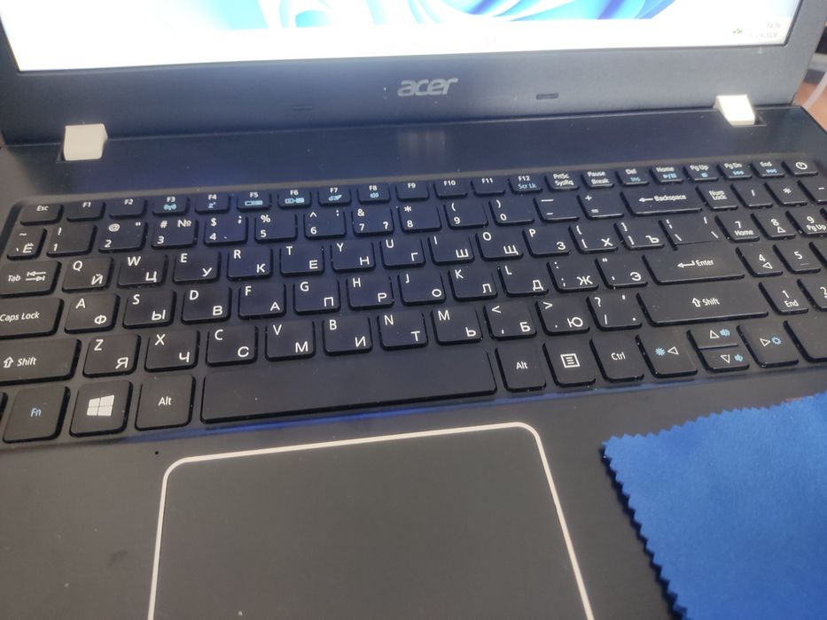 Aser aspire E-5 Core i3 -7020/ gtx 940mx