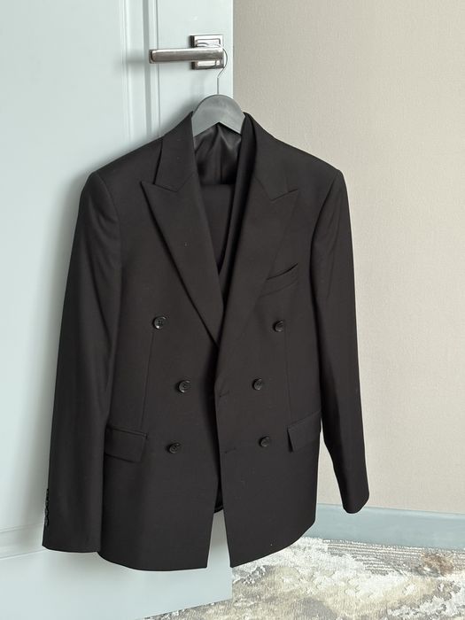 Есть пиджак в новом состояние