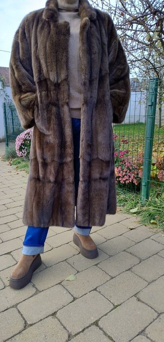 Vând haină vizon