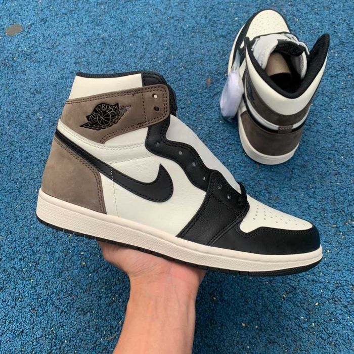 Air Jordan 1 Retro High 'Dark Mocha' - Toate Marimile