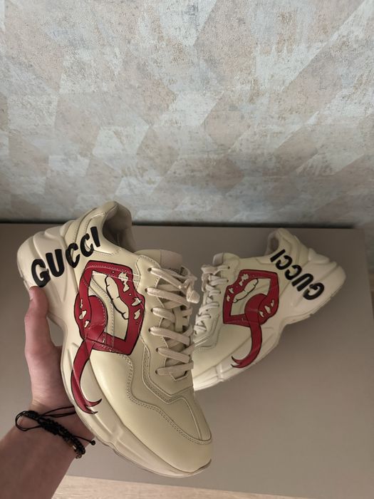 Vand Gucci Rhyton-uri