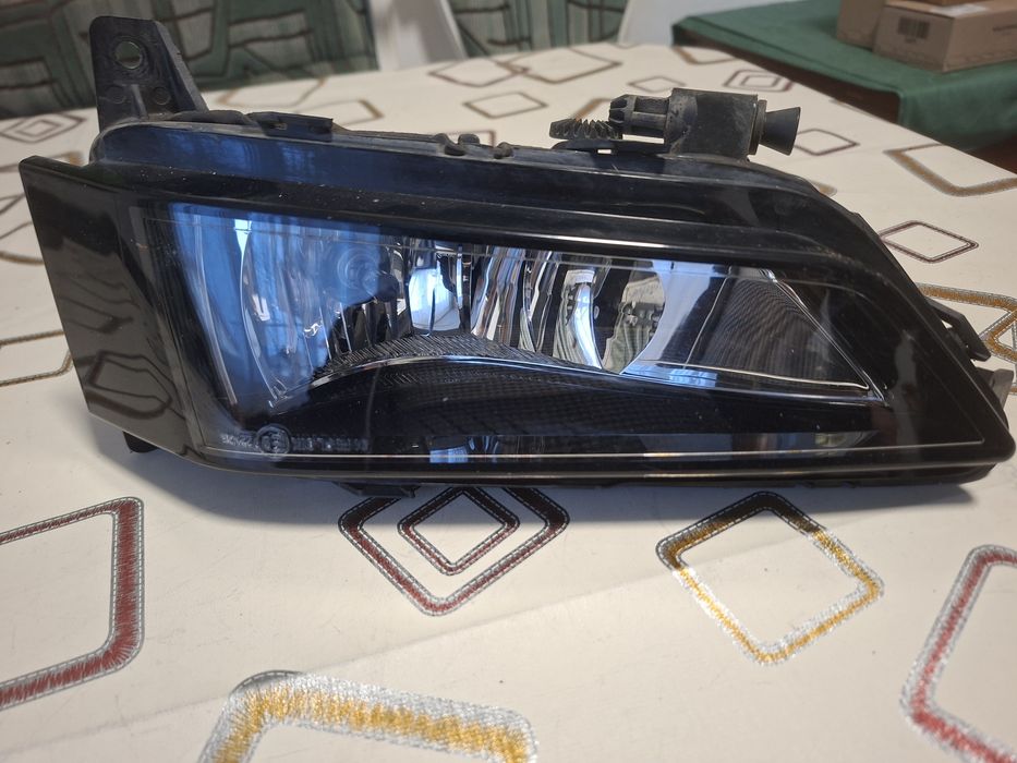 proiector stânga ceață  Fabia 4