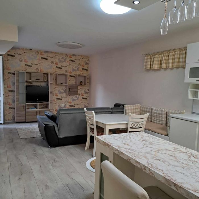 Дава се под наем Двустаен апартамент в Варна, Победа - 66 кв.м за 433.5 € - Снимка #1