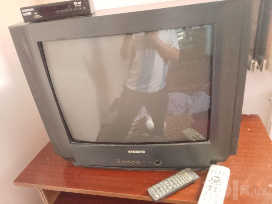 Televizor sotiladi