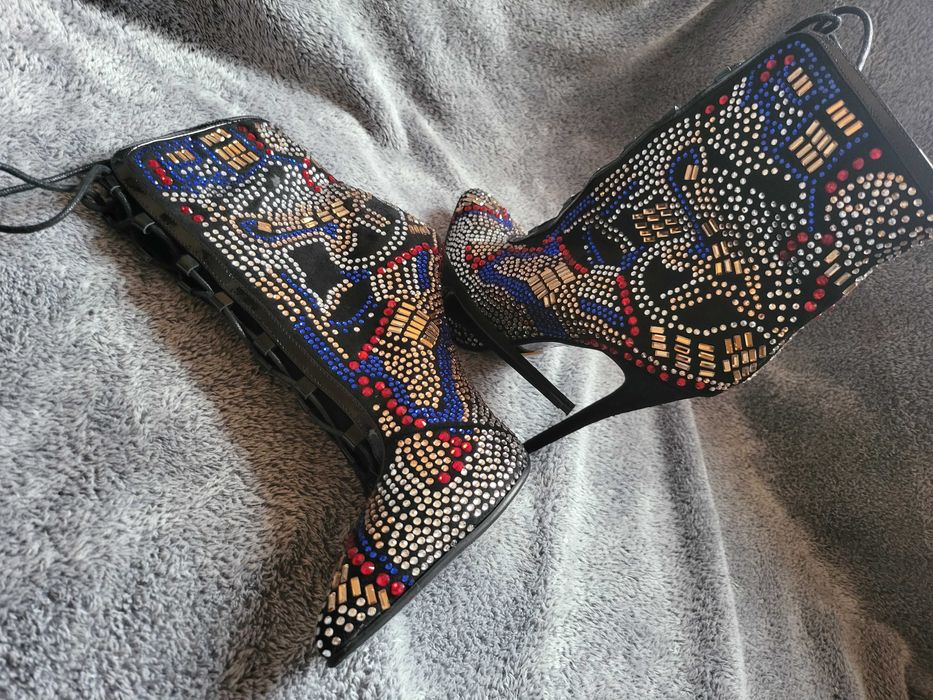 Луксозни боти/ дамски обувки 38 номер