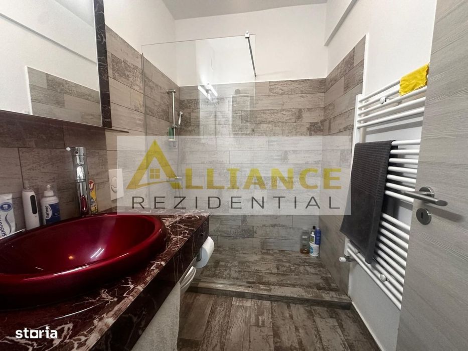 Apartament 3 camere de vanzare
