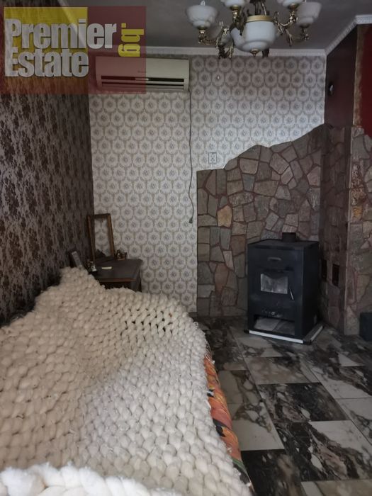 Къща само на 8 км. от Пловдив,,село Крислово, област Пловдив