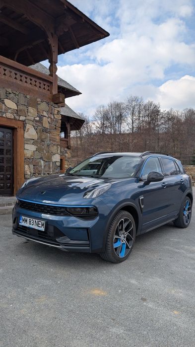 Lynk&Co 01  PHEV