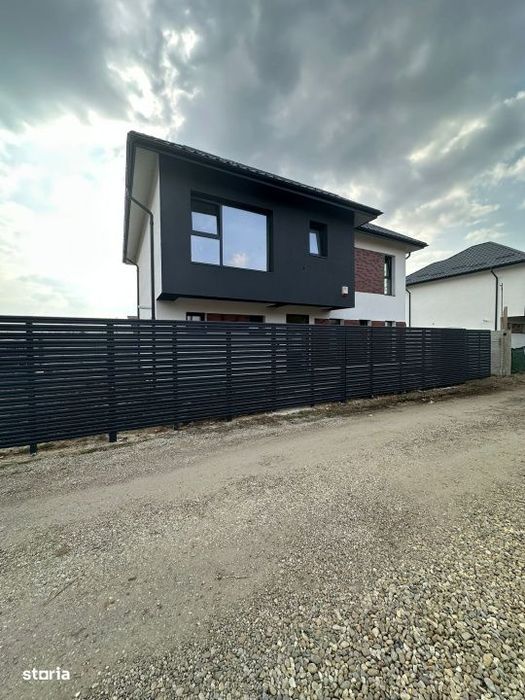 Vila Individuala 4 camere /Domnesti teren 400mp