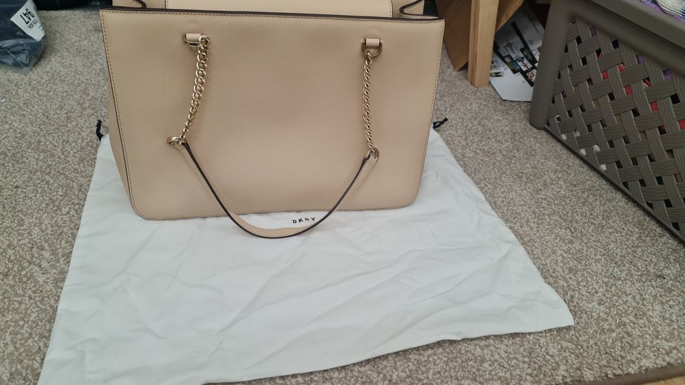 Оригинална естествена кожа DKNY