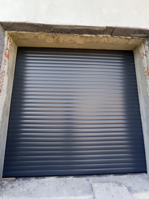 Uși de garaj secționale și tip rulou!