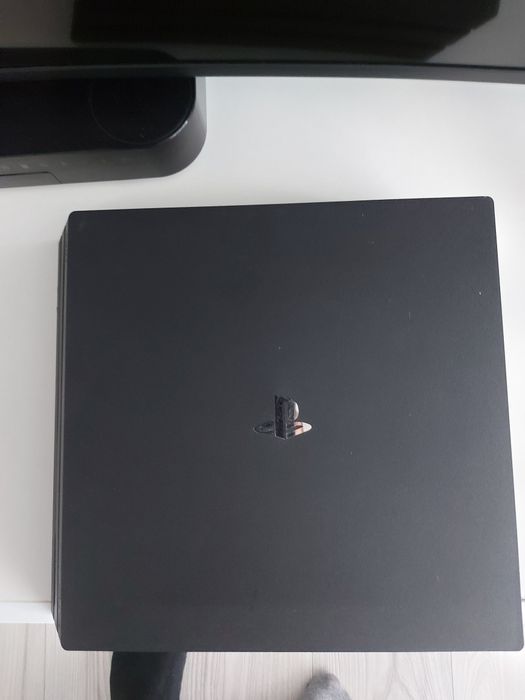 Ps4 1T Pro + 2 console + cooler + volan+17 games