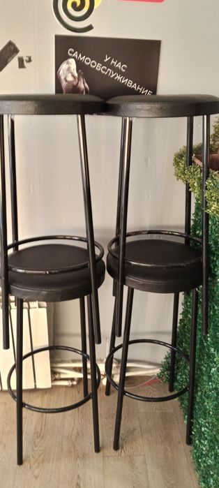 Продам 2 стола со стульями