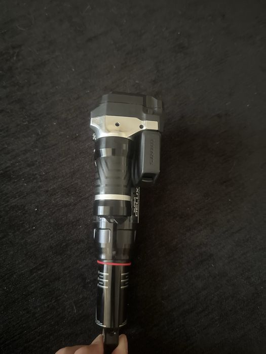 URGENT!!        Vand  rockshock super deluxe ultimate flight attendand