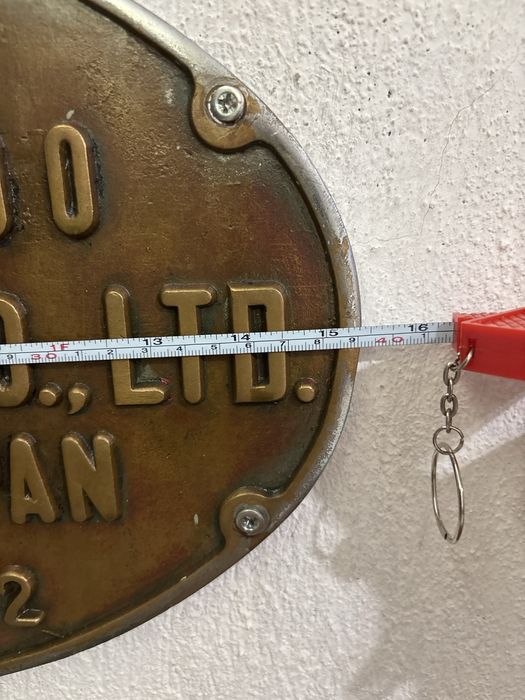 Стари месингови корабни табели