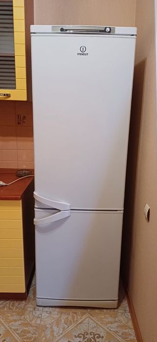 Холодильник Indesit СРОЧНО