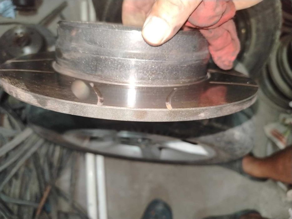 Задни спирачни дискове Brembo и задни накладки , IR сензор с ключалка