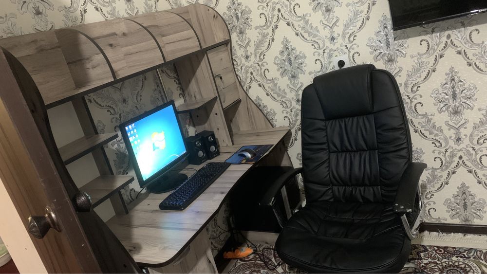 xotirasi 500 gb, ichki modemi bor.