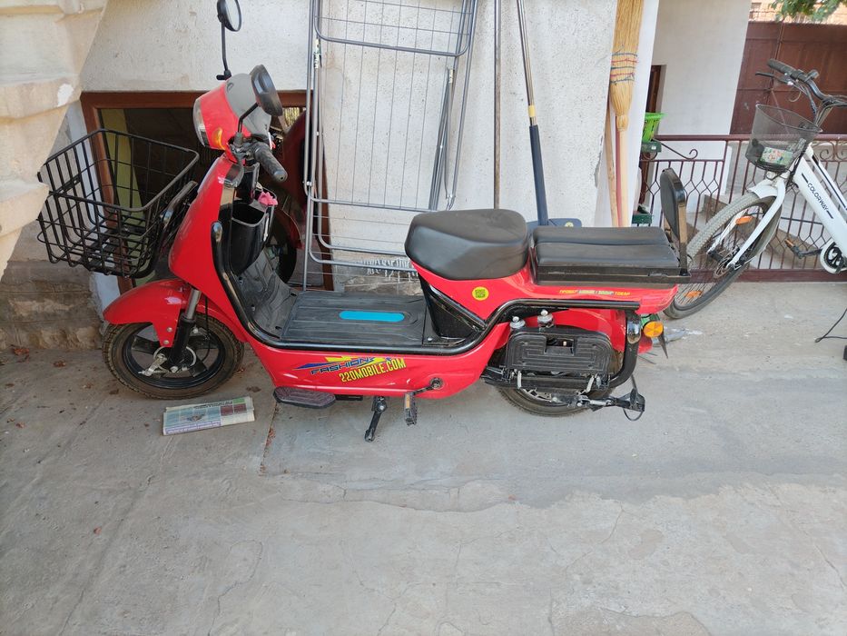 Продавам елетрическо моторче