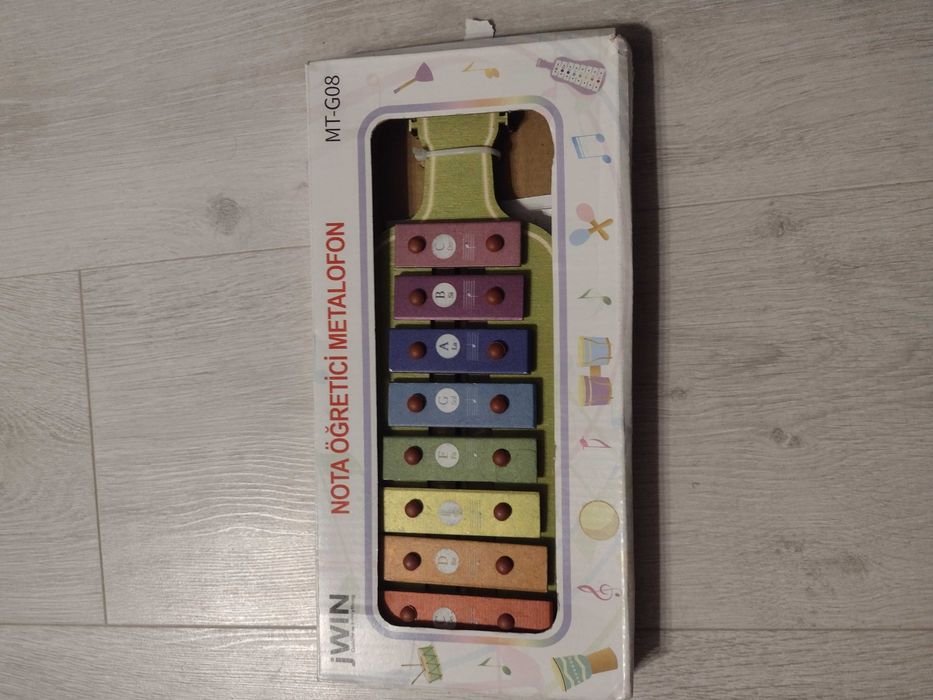 Ксилофон металофон музикален инструмент обучителен