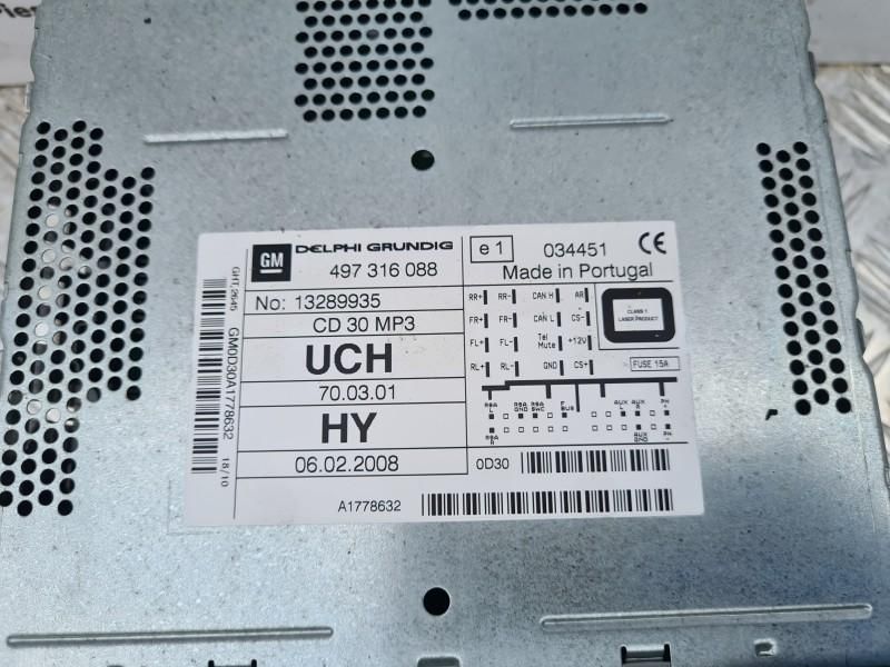 CD Player Black Piano cu display CD 30 MP3 Opel Zafira B Facelift