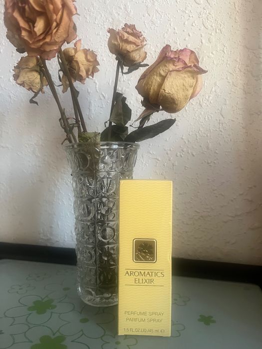 Clinique Aromatics Elixir Perfume spray 45 ml неиспользованные