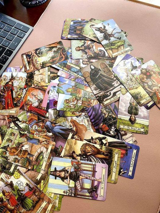 Таро Ведьма каждый день ("Everyday Witch Tarot")!
