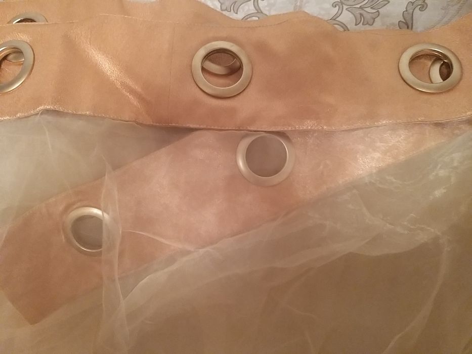 Продам шторы на кольцах!