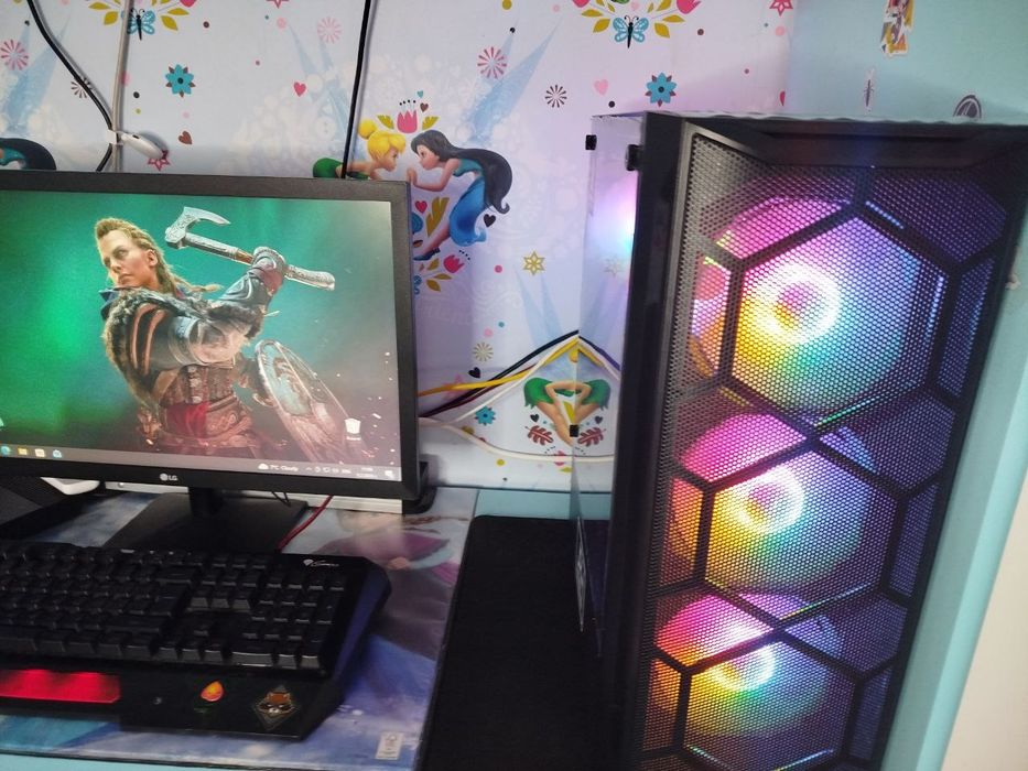 Геймърски Компютър 12/24 ядра/ 16GB DDR4/ Radeon RX 580 8G