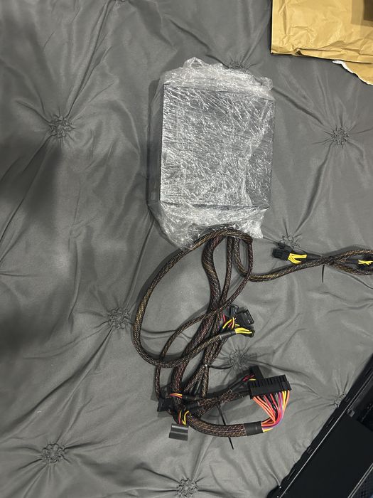 Piese pc cular sursa 5ventilatoare carcasa ssd toate 800 lei