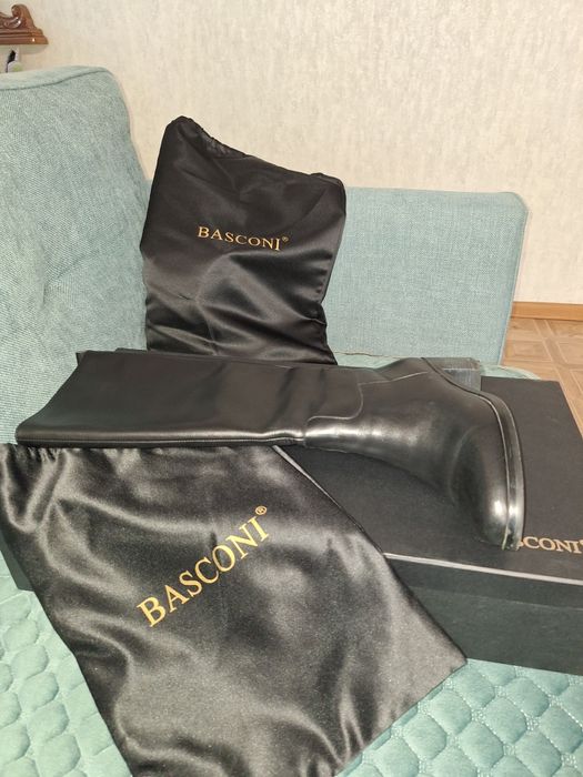 Срочно продам сапоги