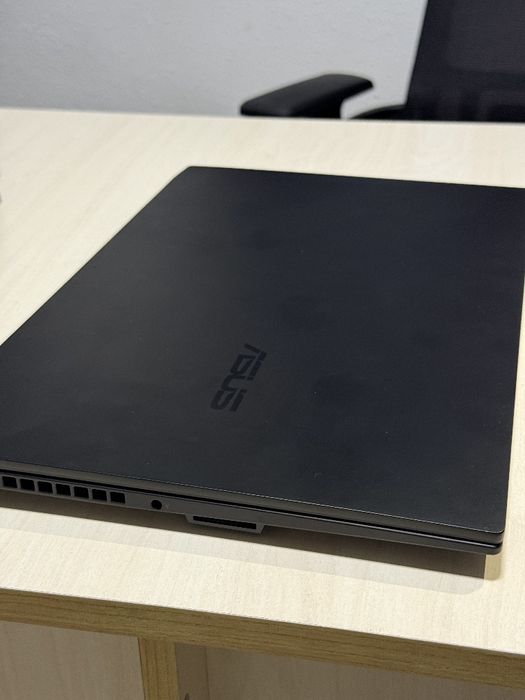 Asus Creator Laptop Q OLED 4K