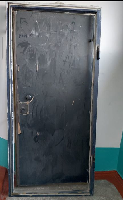 Продам дверь входную