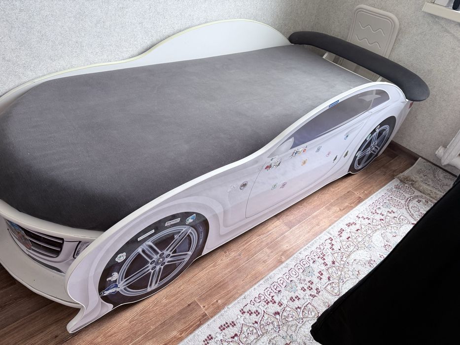 Пррдам детскую кровать