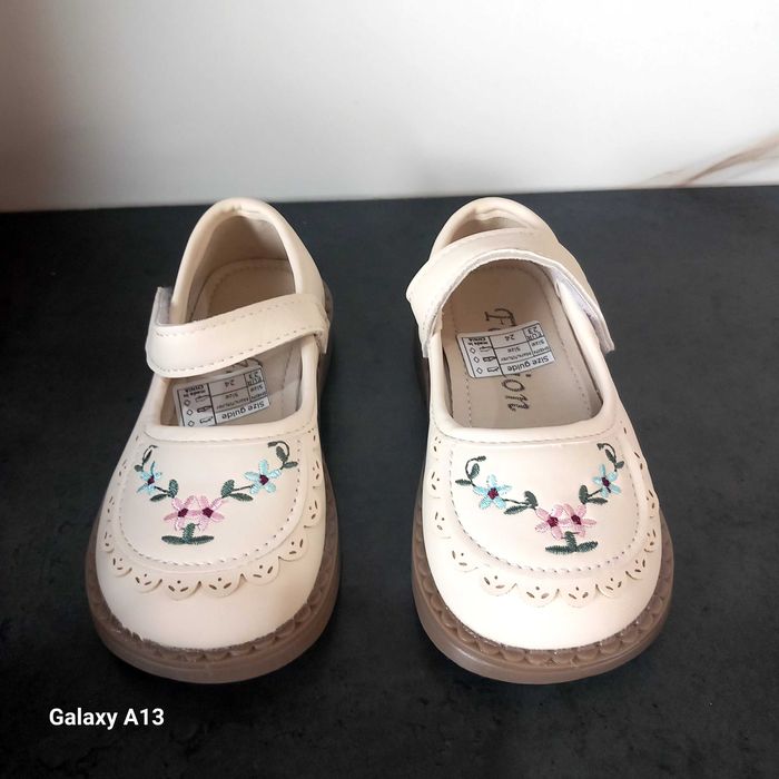 Adidasi,pantofi fete 22 24