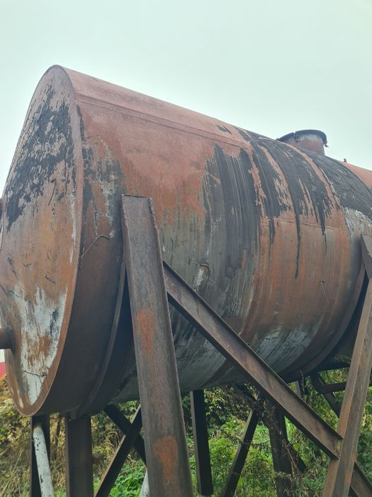 Vând bazine matalice