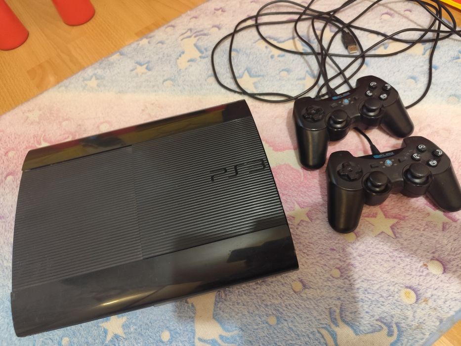 PlayStation 3 Използван малко! + 8 ИГРИ
