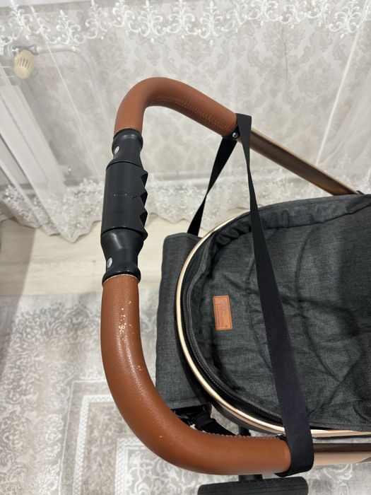 Продам детскую коляску (всесезонная)