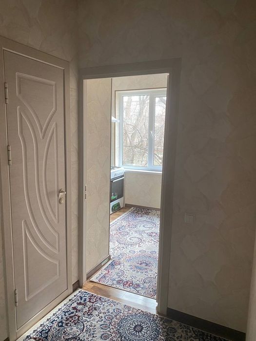 Аренда коракамиш 1.хонали  2.хонали оилага берилади расмдаги уй хамма