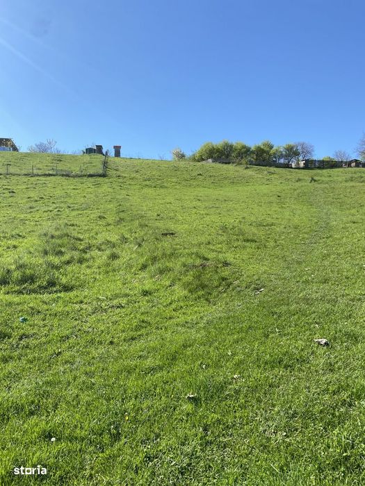 Teren intravilan de vanzare, 1.400 mp, Valcele